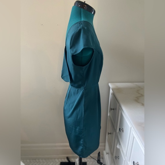 Flat Black by Pegleg NYC Dress with Cute Bow in the Back (Green, US 4) - Picture 3 of 3